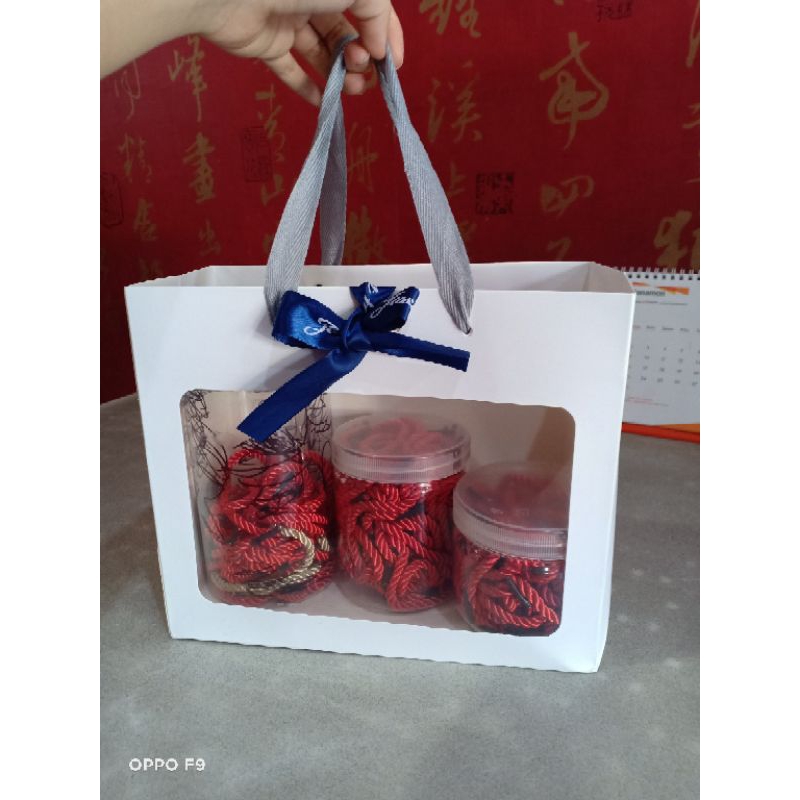 

Paper bag mika idul fitri lebaran hari raya window toples plastik / paper bag toples / paper bag kue kering / paper bag serbaguna / paper bag mika / paper bag natal / paper bag tahun baru / window paper bag