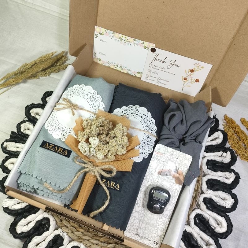 

Hampers Giftbox Kado ulang tahun cewek Valentine/wisuda/wedding/Natal dompet botol tumbler boneka scrunchie
