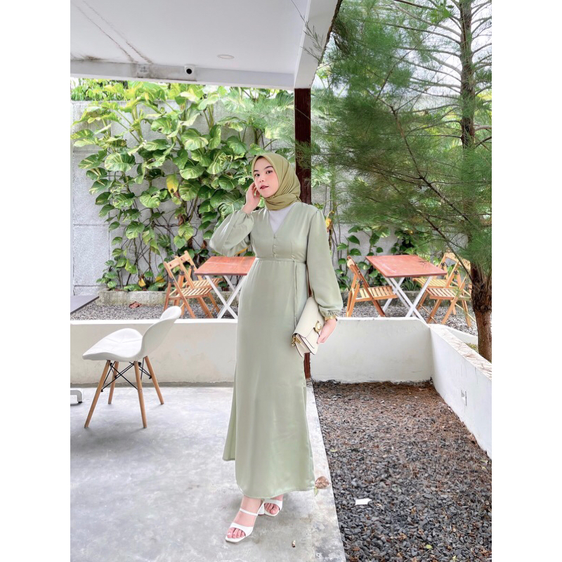Zaina Dress (Reject Minor)