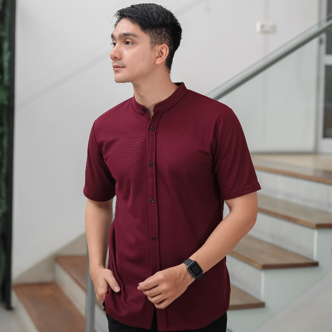 Kemeja Pendek Polos Slimfit Kasual Besic  Hitam