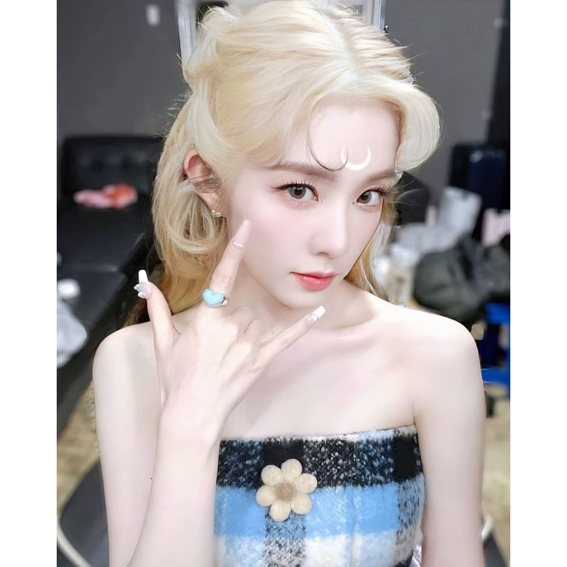 Irene noot noot crown