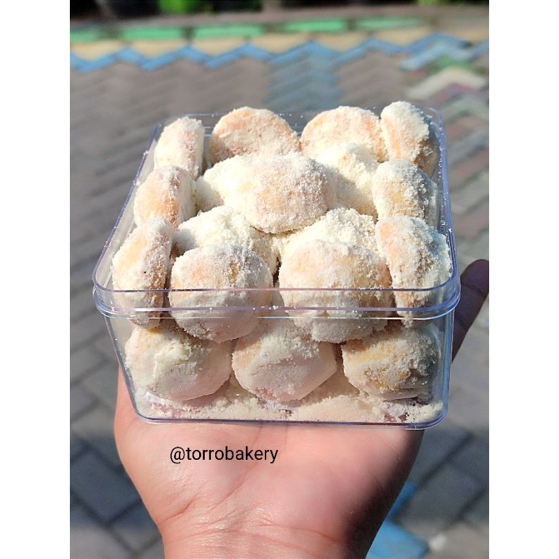 

PUTRI SALJU KEJU (bola salju) by@torrobakery 500gr