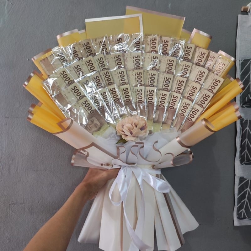 Buket bouquet wisuda pernikahan ulang tahun dan acara besar bisa request warna dan tambah kartu ucapan