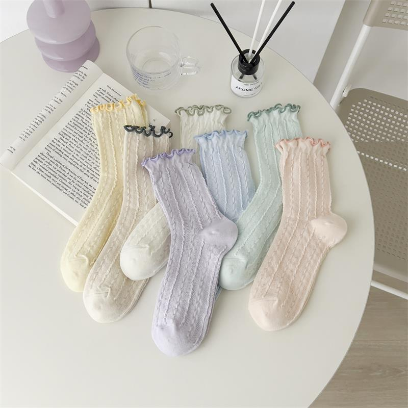 Women's Socks Above The Ankle With Lace Motifs/ Kaos Kaki Motif Renda 2646