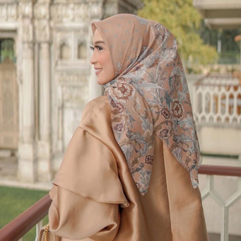 [PRELOVED] Buttonscarves Royale Papaya