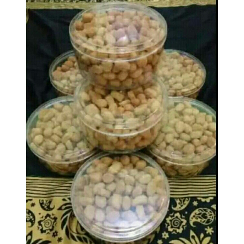 

kue tradisional kampung biji ketapang ..