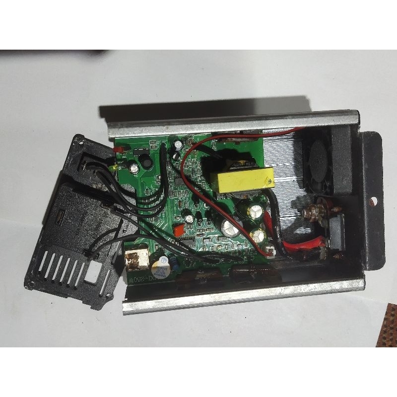 inverter perubah tegangan DC to AC mc5050 500w