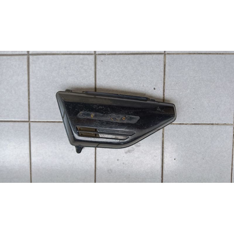 Tepong box aki cover accu aki sebelah kiri honda gl100 gl 100 original copotan