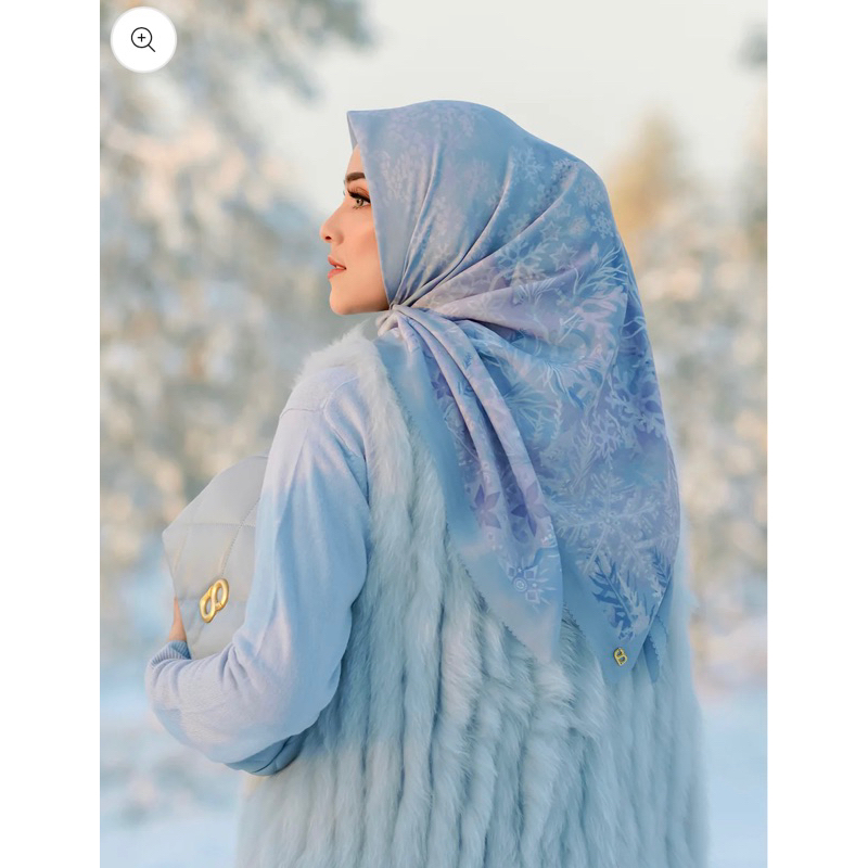 Buttonscarves Frozen Aquamarine