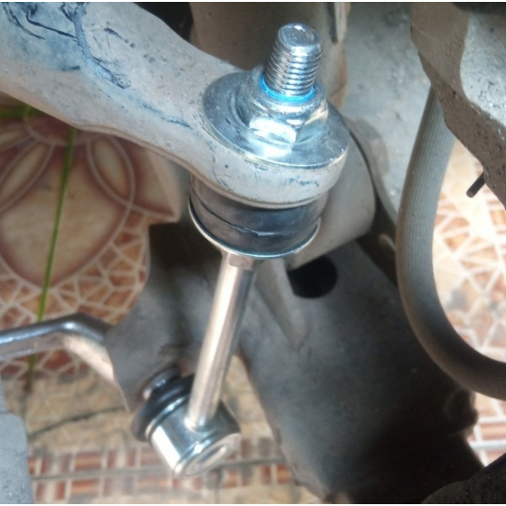 STABILIZER LINK - LINK STABIL DEPAN INNOVA / HILUX SINGLE CABIN / HIACE COMMUTER