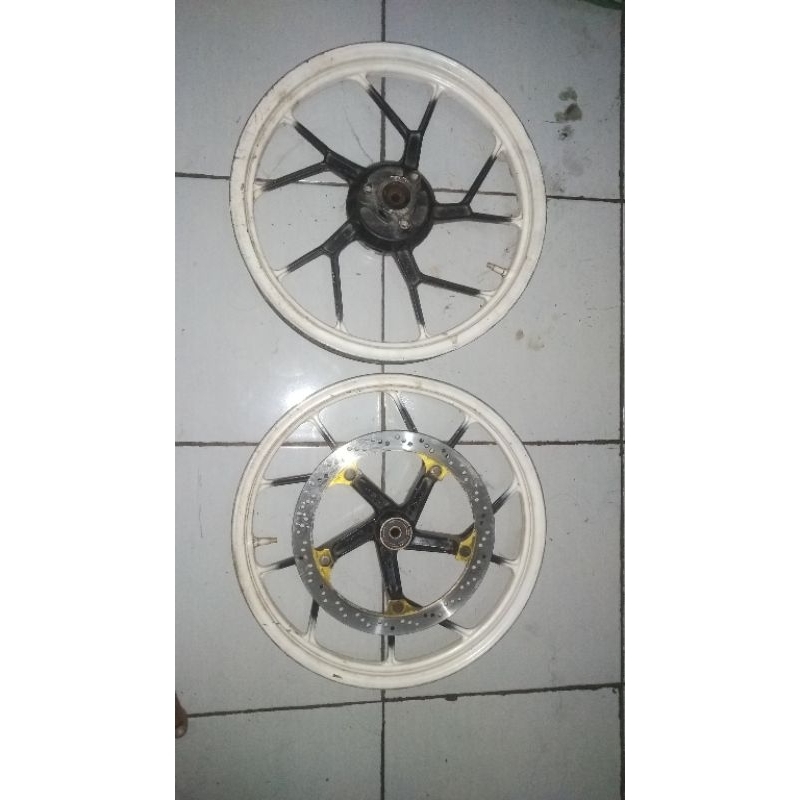 velg original satria FU FI injeksi 150cc set komplit ban minus repaint dikit