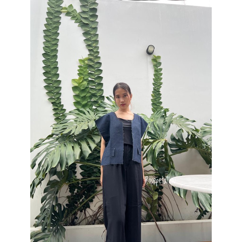 Outer vest Jeans Sassy Unfinish cutting / OVERSIZED Jeans vest / vest denim / rompi denim