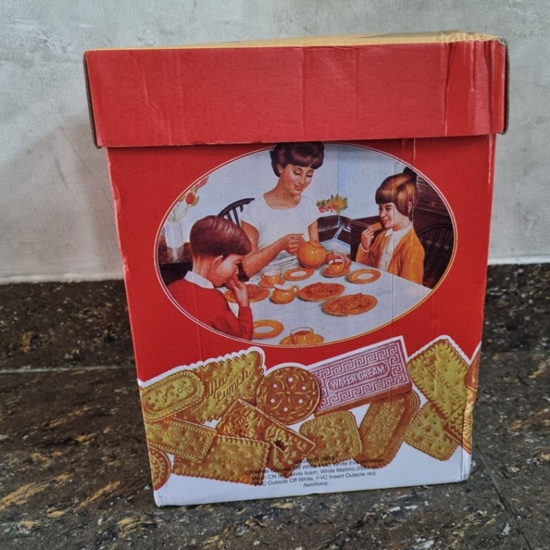 Sepatu Aerostreet × khong guan/ sepatu