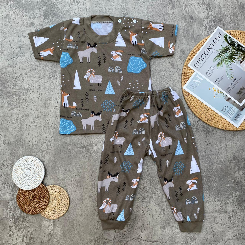 Setelan Baju Bayi Piyama Bayi Lengan Pendek Celana Panjang Kancing Pundak Motif Printing Rubah Usia 3-12 Bulan Almeera Baby and Kids