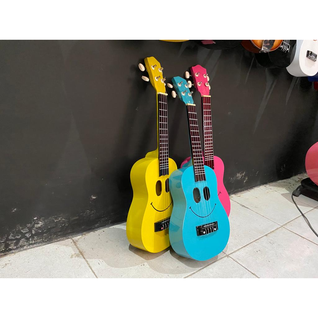 Ukulele Smile Custom Murah