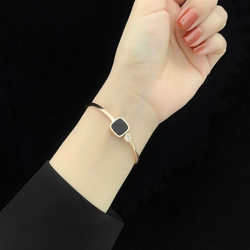 gelang bangle titanium fashion persegi hitam