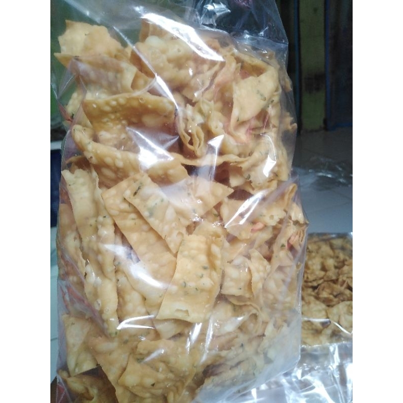 

Keripik Bawang Keripik Pangsit Kue Bawang-Dua Hawa Snack 1kg 1000gr Enak Gurih Renyah