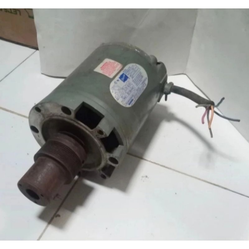 DINAMO , 1/3HP : 1ph Type : LR22132 ,Output AC 230V -1425RPm