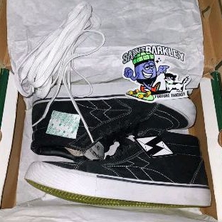 Sepatu Saint Barkley