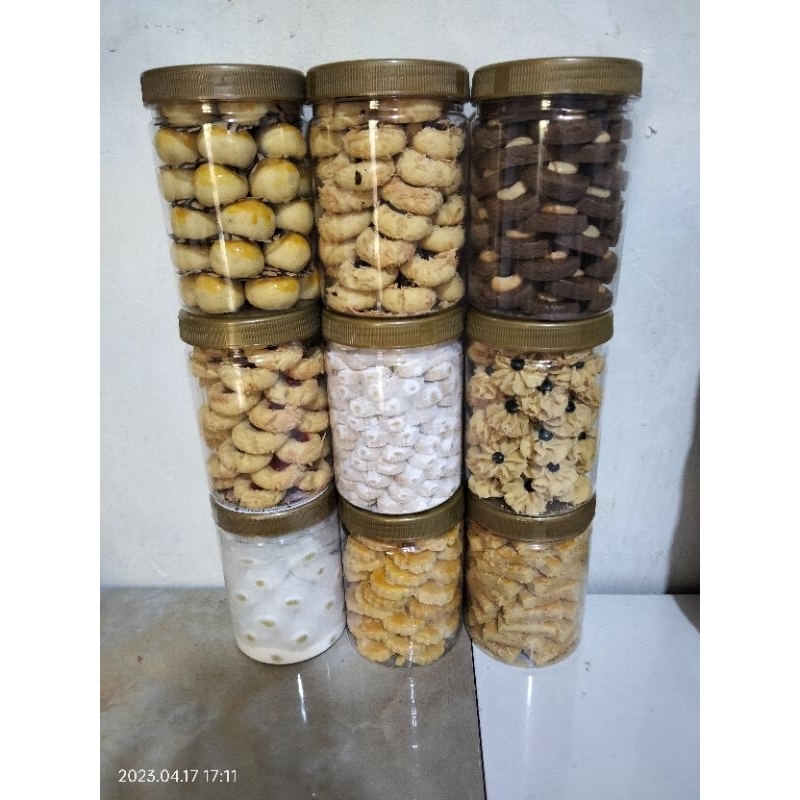 

paket kue lebaran 3 toples bebas pilih (800ml) (baca deskripsi)