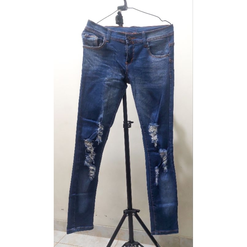 [PRELOVED] RIPPED JEANS