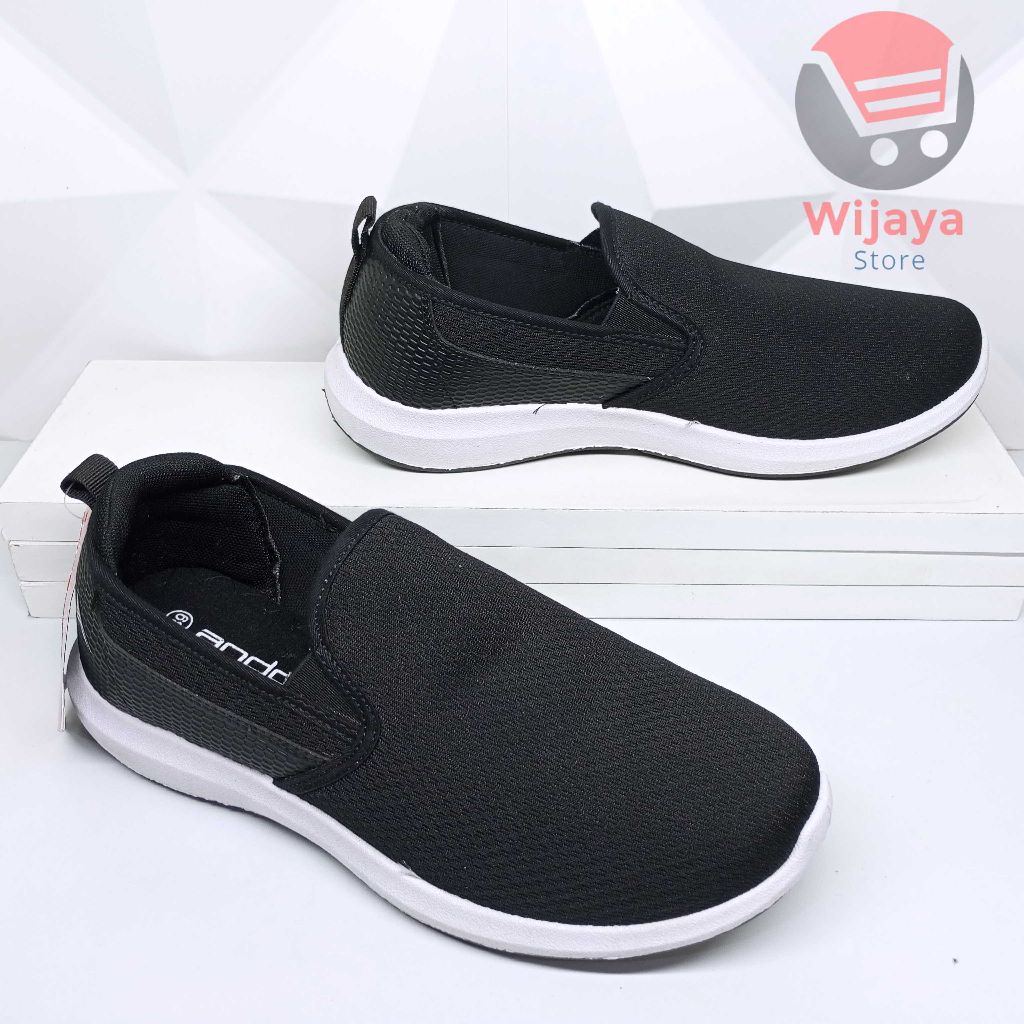 Sepatu Slip On Pria Ando 39-43 Hitam Polos Putih Cocok untuk Aktivitas Sekolah maupun Gaya Kasual Hovix