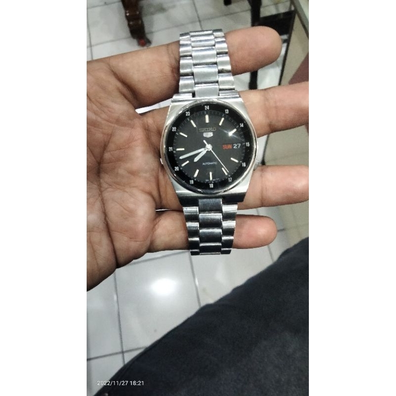 seiko 5 military second
