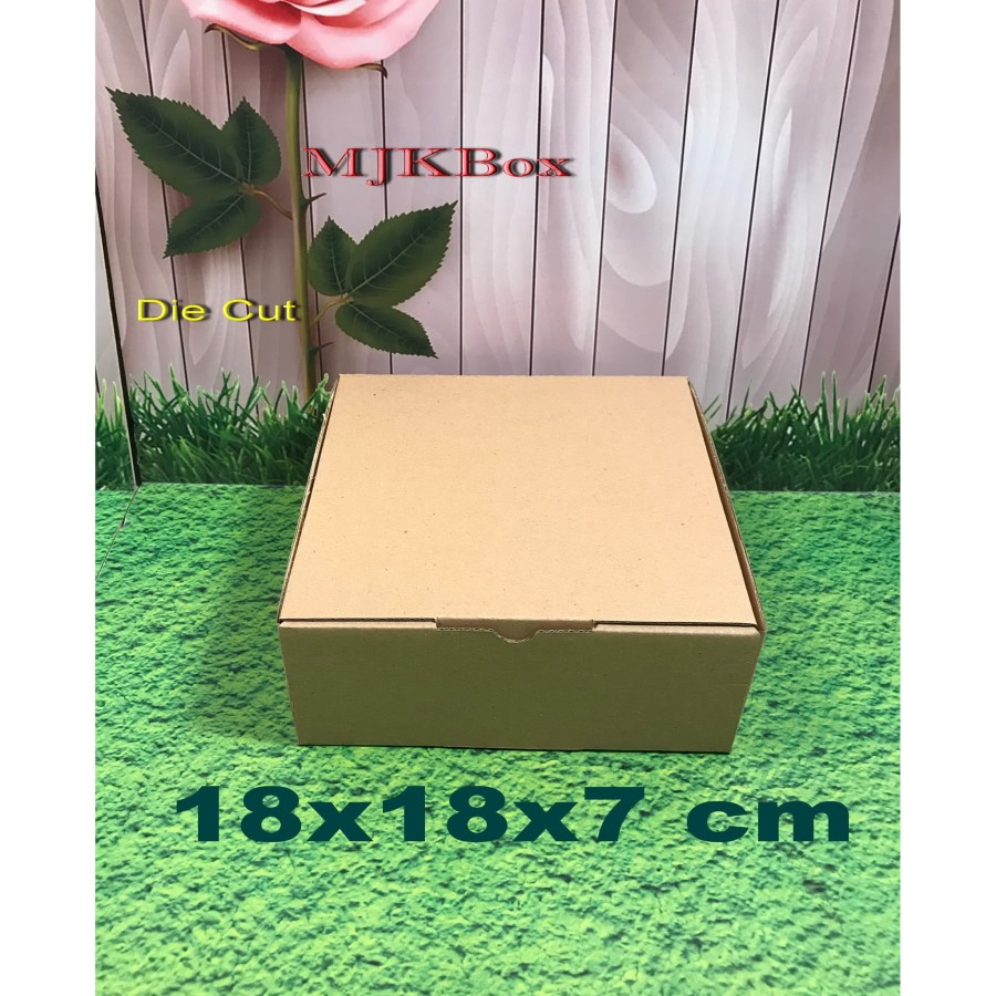 

KARDUS/ KARTON/BOX UK. 18X18X7CM.........MODEL KARDUS PIZZA