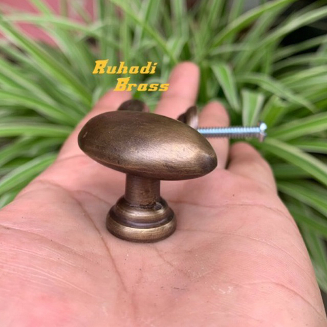 Handle laci knob / Tarikan laci kuningan antik motif knob oval