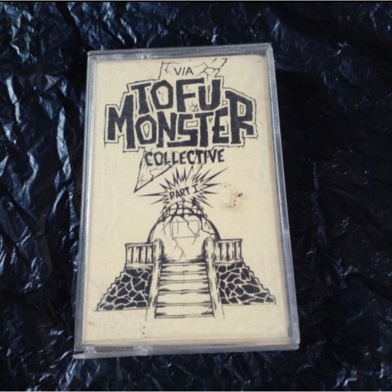 kaset pita tofu monster