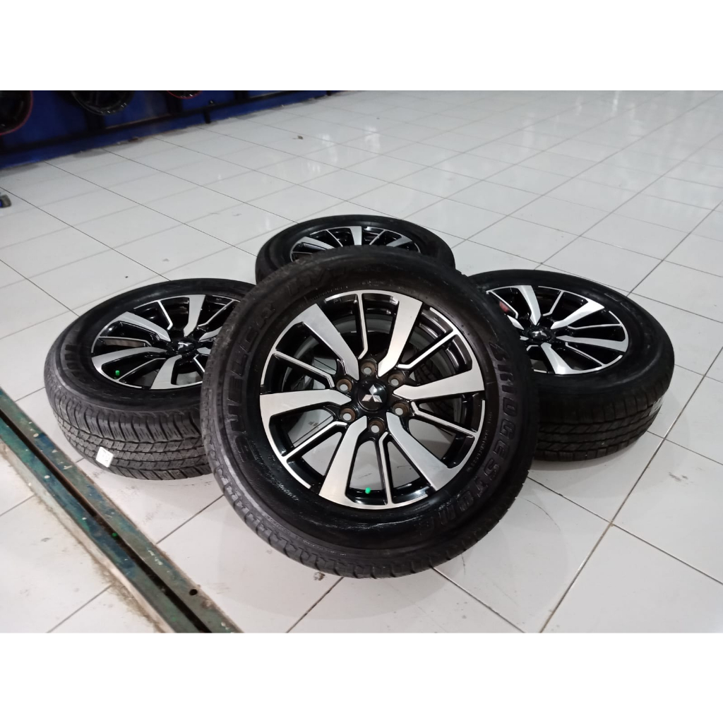 paketan velg original mobil pajero dakar ring 18 ban bridgestone 265 60 r18 tahun 2021