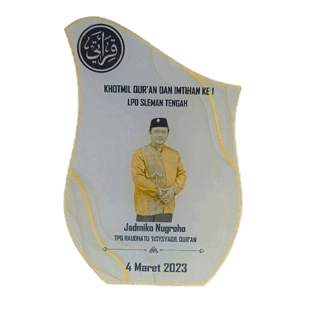 Vandel Akrilik Wisuda Piala Wisuda