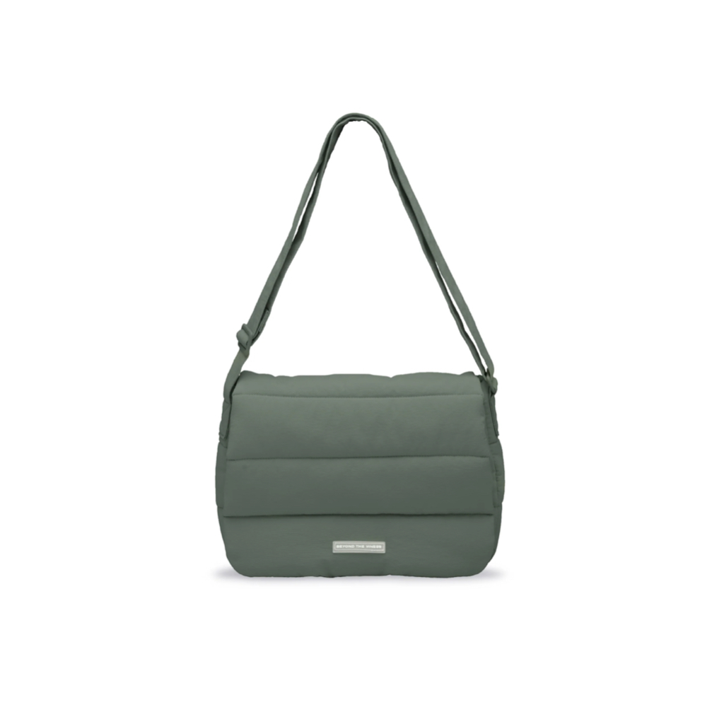 (READY) Beyond The Vines Poofy Bag