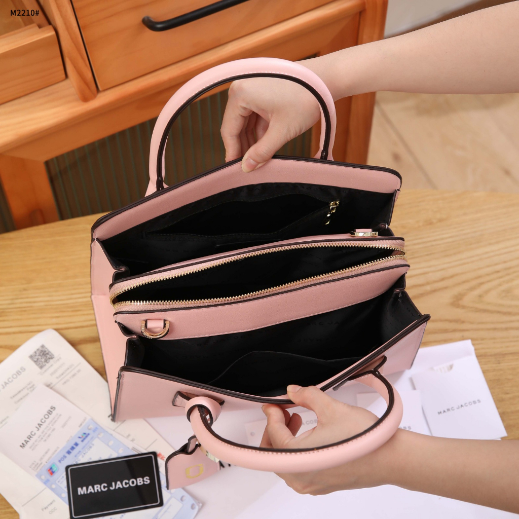 M2210 Tote Bag in Leather