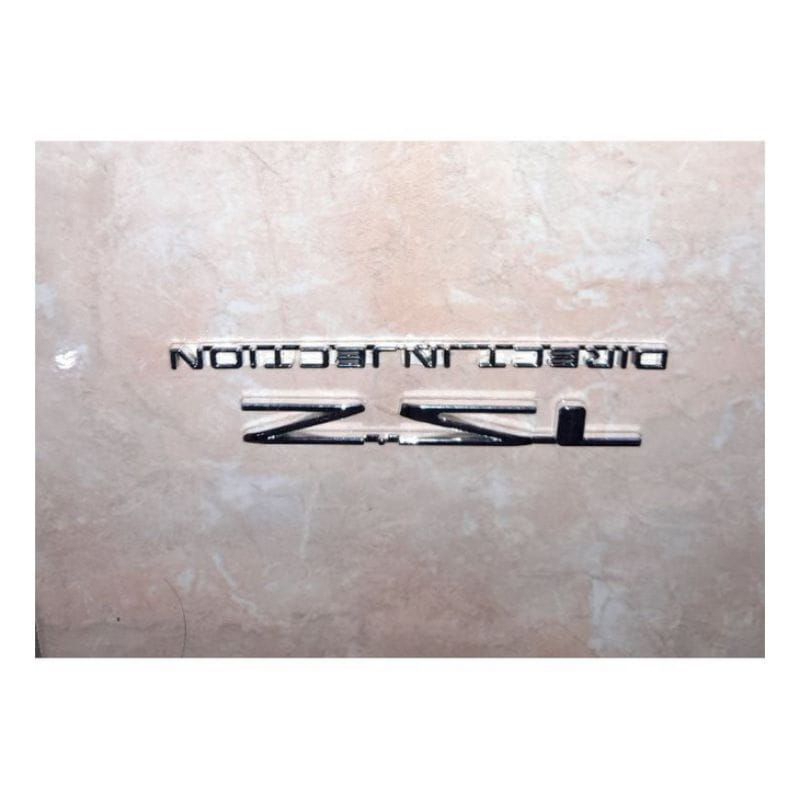 Emblem Logo 2.5 L Direct Injection / Emblem 2.5 L direct injection isuzu panther
