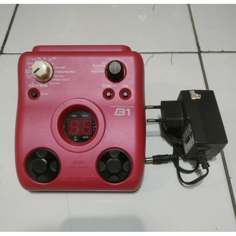 Efek Bass Zoom B1