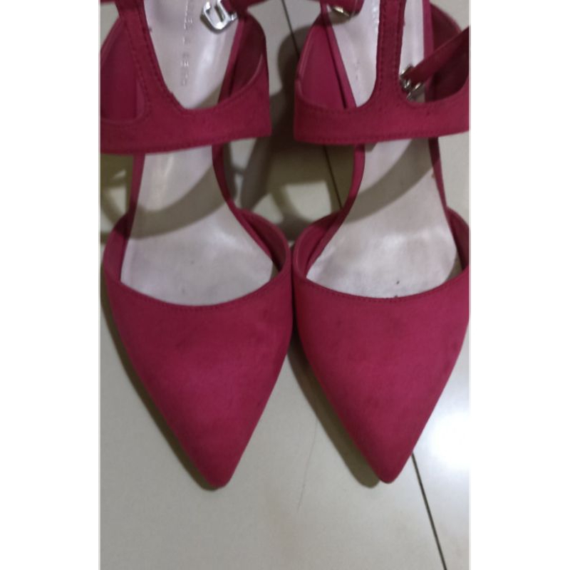 Charles and Keith Pink Suede Shoes (39)