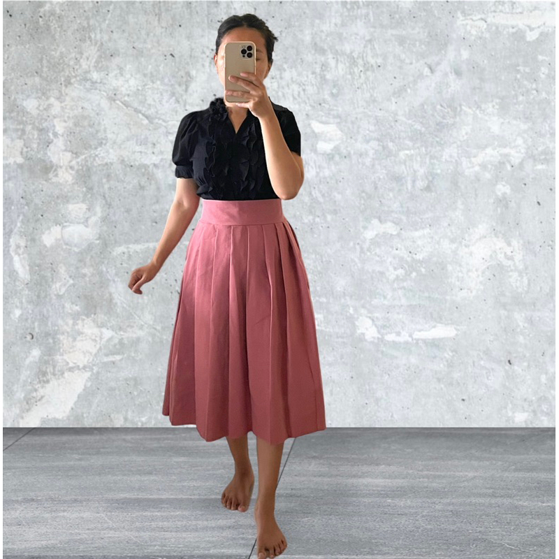 rok midi pleated bahan katun ngembang warna salem pakai puring