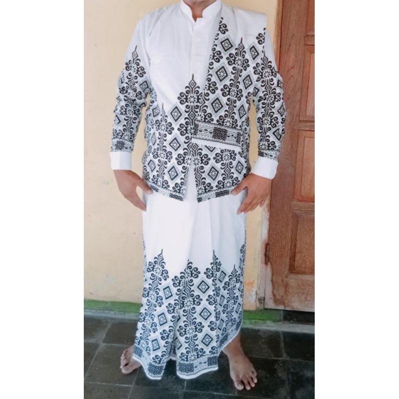BAJU KOKO LENGAN PANJANG SETELAN SARUNG BATIK SOLO
