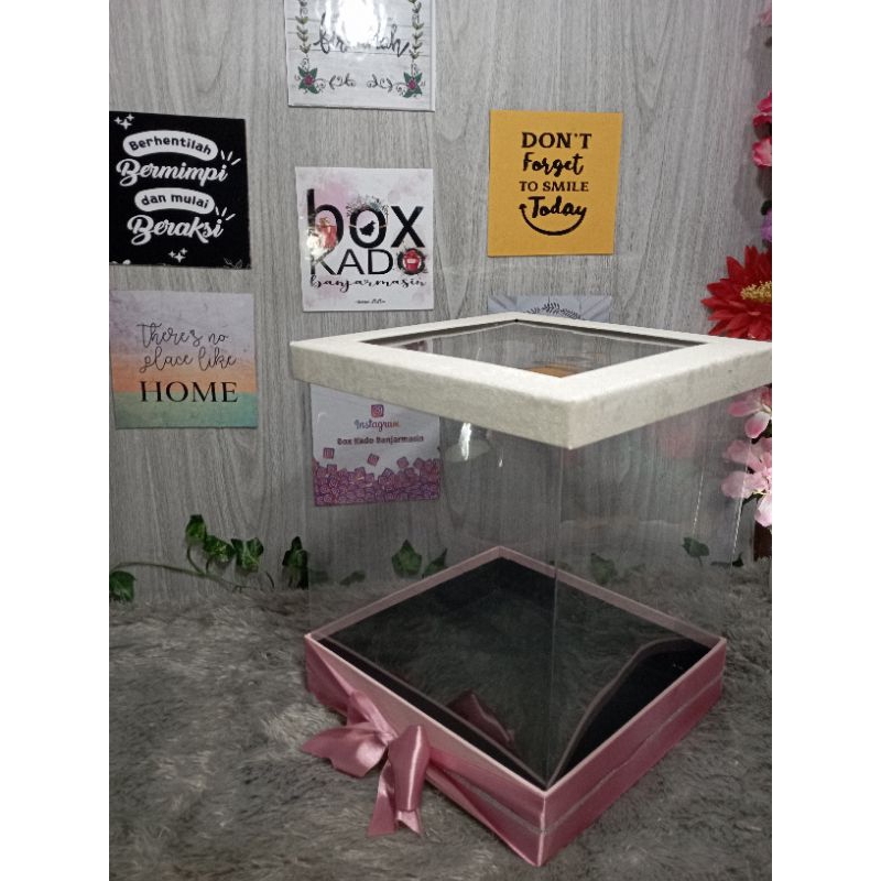

Box Mika ukuran 25.25 tinggi 30cm By Box Kado Banjarmasin