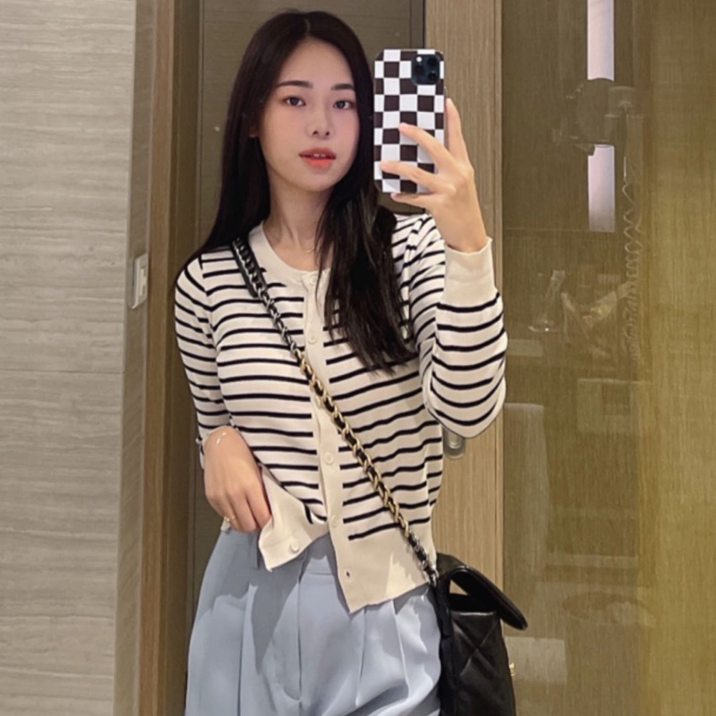 JISOO STRIPES KNIT CARDIGAN - DAILY KOREAN STYLE - LONGSLEEVE TOP PREMIUM - CARDIGAN SOFT KNIT BASIC - ATASAN TANGAN PANJANG GARIS GARIS - HIJAB FRIENDLY - HADIAH / KADO ULTAH CEWEK