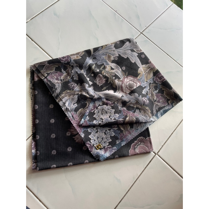 Preloved Buttonscarves The Royale Black XL