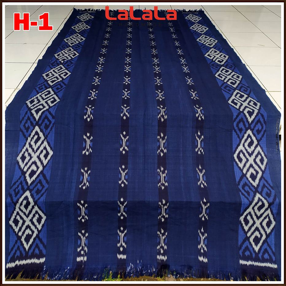 Kain Tenun Ikat Blanket Etnik Dayak Toraja Lombok Sumba Flores Troso Jepara Bali NTT Indonesia