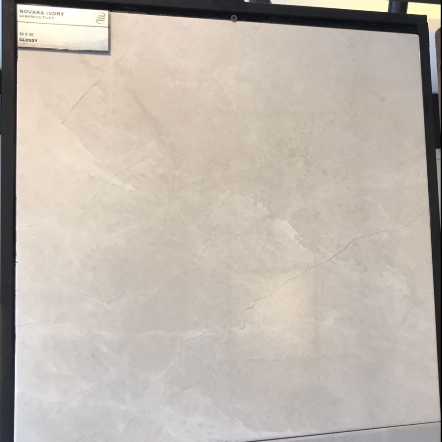 Keramik lantai 50x50 Sunpower Glossy Novara ivory