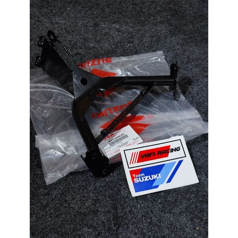 BRACKET SPION TAMENG GSX 150 R ORIGINAL SGP