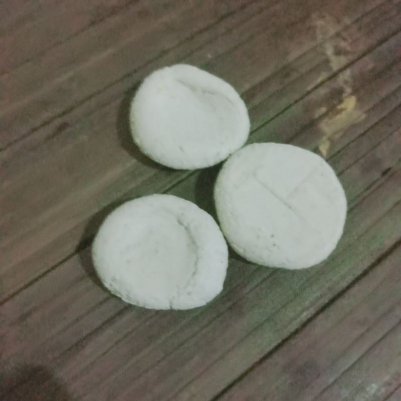 

Parem Tradisional/lulur beras kencur 10biji