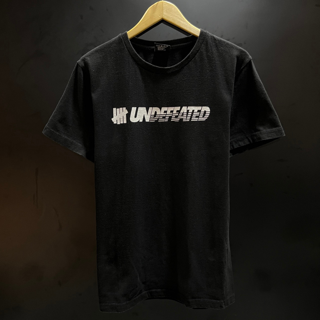 Undefeated Script T-shirt