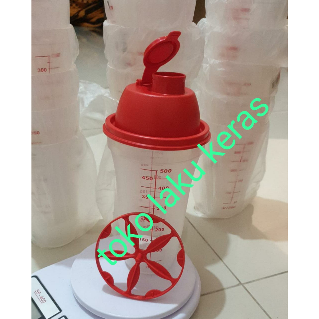 Tupperware Quick Shake (1) - botol shaker milkshake manual multifungsi  bisa jadi gelas takar