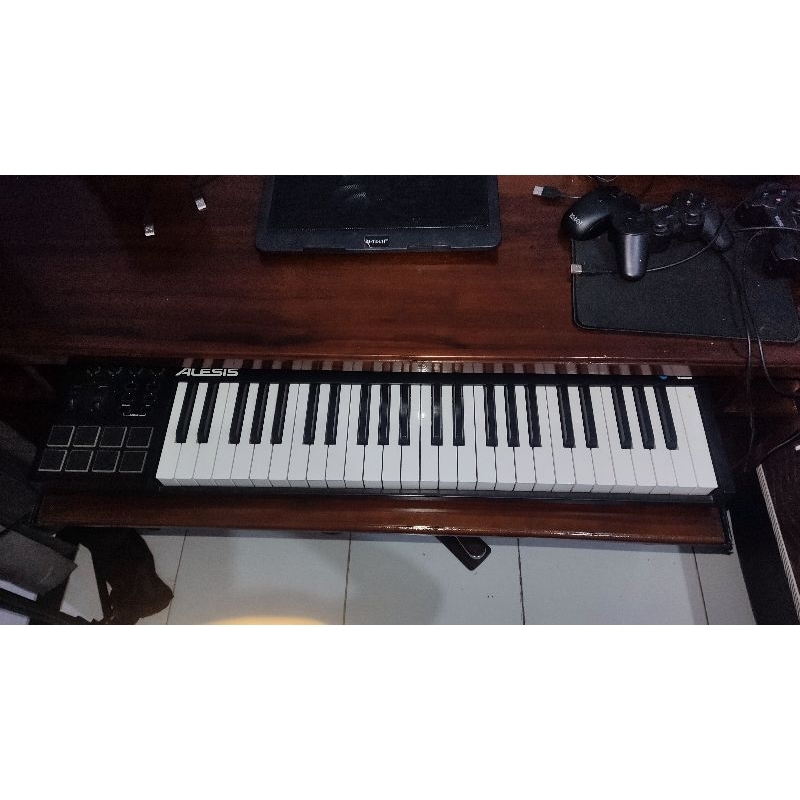 Alesis V49