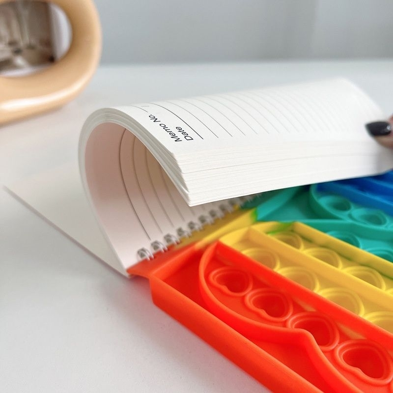 

HJK Buku Catatan Pop It Anak Silikon Aman 21x15cm